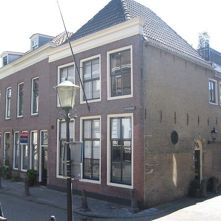 B&B De Kamer Hiernaast Gouda Esterno foto