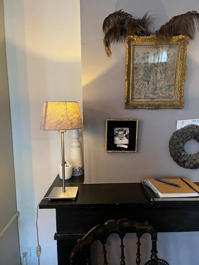B&B De Kamer Hiernaast Gouda Esterno foto