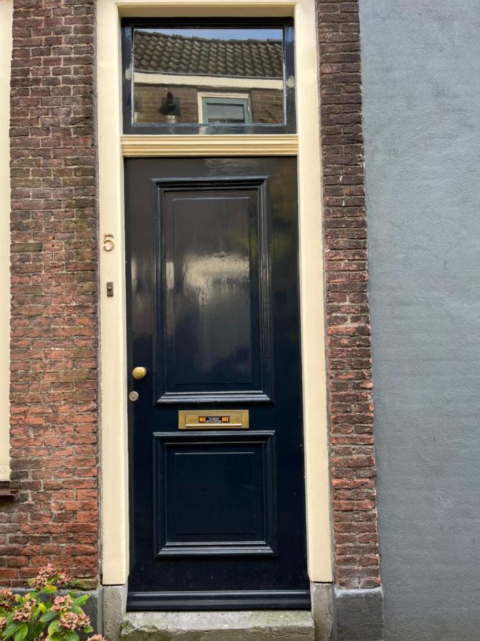 B&B De Kamer Hiernaast Gouda Esterno foto