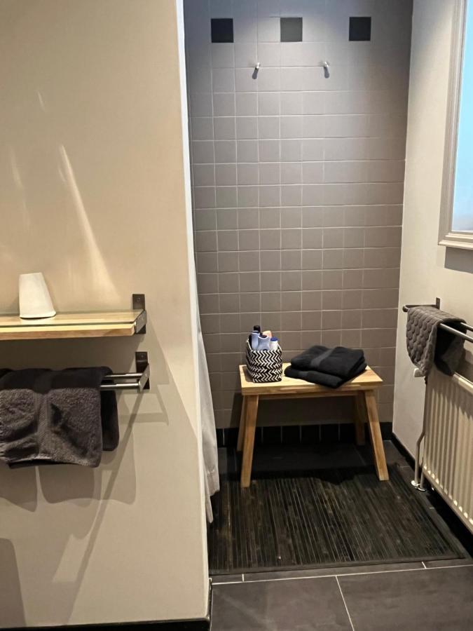 B&B De Kamer Hiernaast Gouda Esterno foto