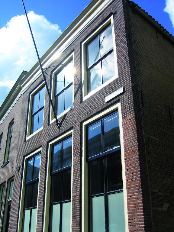 B&B De Kamer Hiernaast Gouda Esterno foto